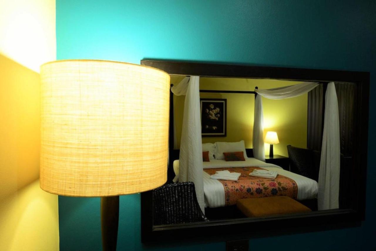 Hotel Baan Phuanda Phuket Zewnętrze zdjęcie