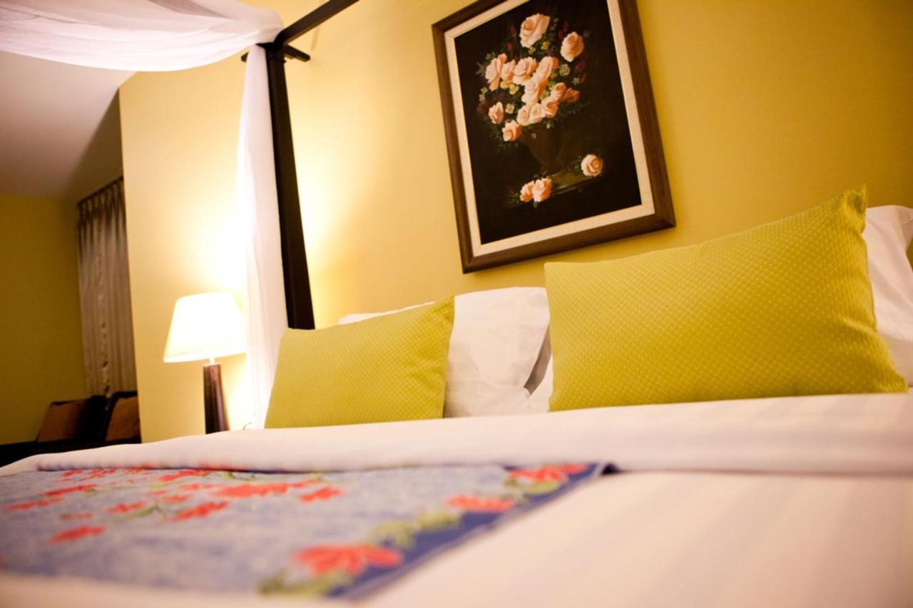 Hotel Baan Phuanda Phuket Zewnętrze zdjęcie